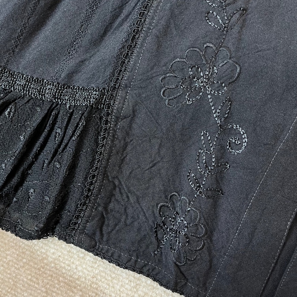 Black Ruffled Button-Front Blouse - Picture 2 of 6